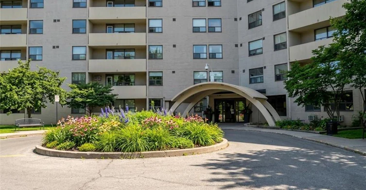 209-700 Dynes Road, Burlington, ON, L7N 3M2