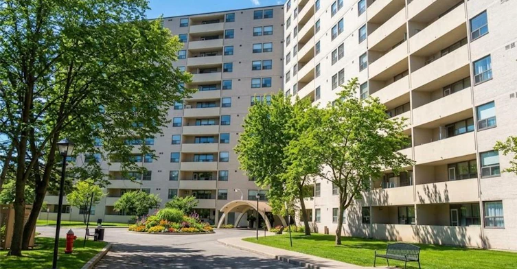 209-700 Dynes Road, Burlington, ON, L7N 3M2 - 2