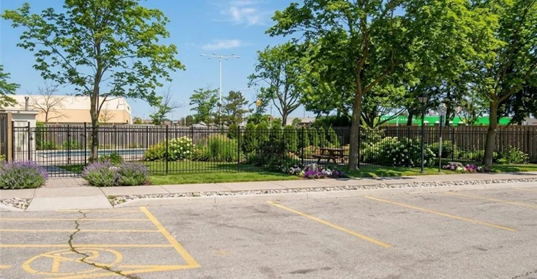 209-700 Dynes Road, Burlington, ON, L7N 3M2 - 3