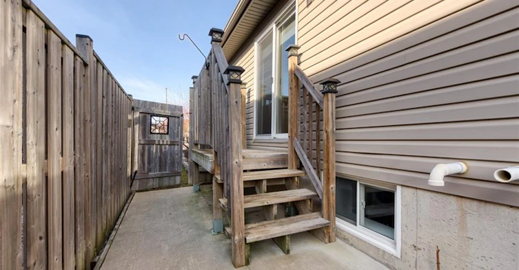 143 Anastasia Boulevard, West Lincoln, ON, L0R 2A0 - 2