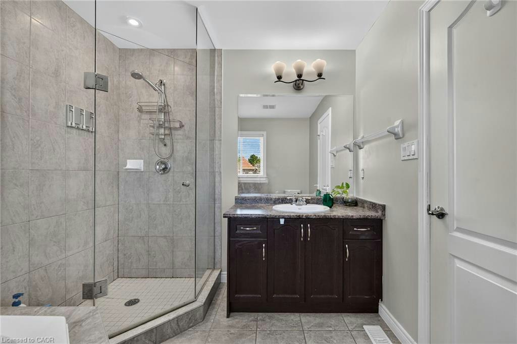 44 Matteo Trail, Hamilton, ON, L9B 0E6 - 39