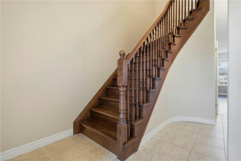 108 Marina Point Crescent, Hamilton, ON, L8E 0E4 - 2
