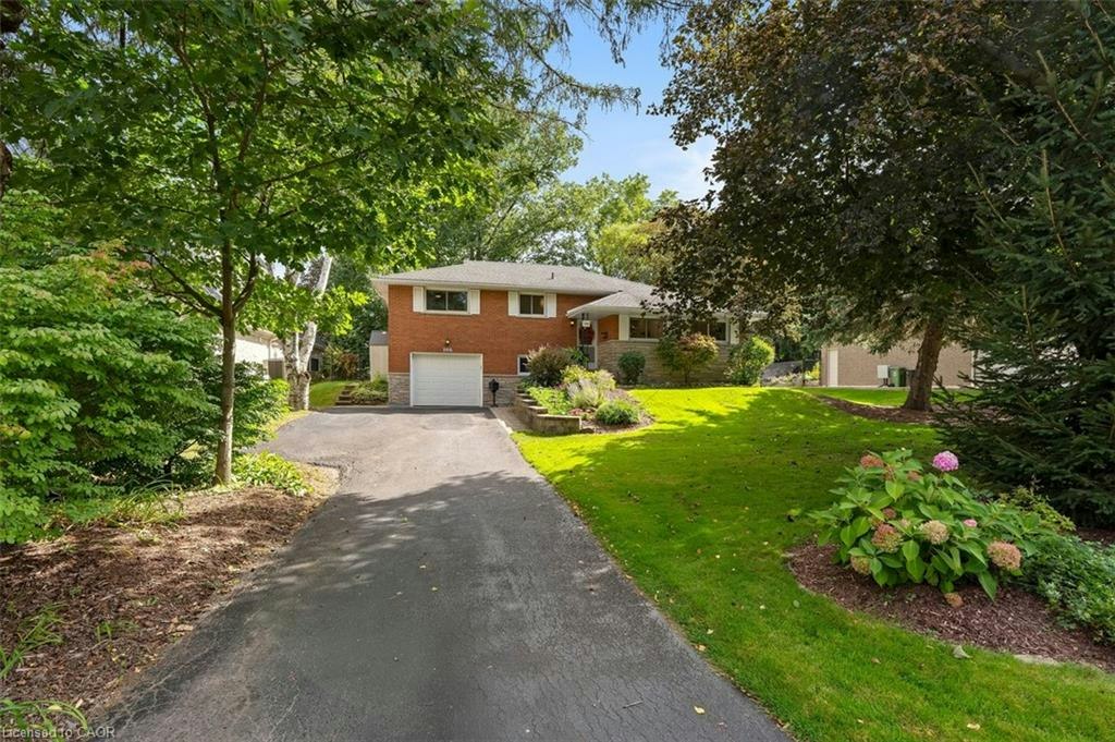 200 Woodview Crescent, Hamilton, ON, L9G 1G2