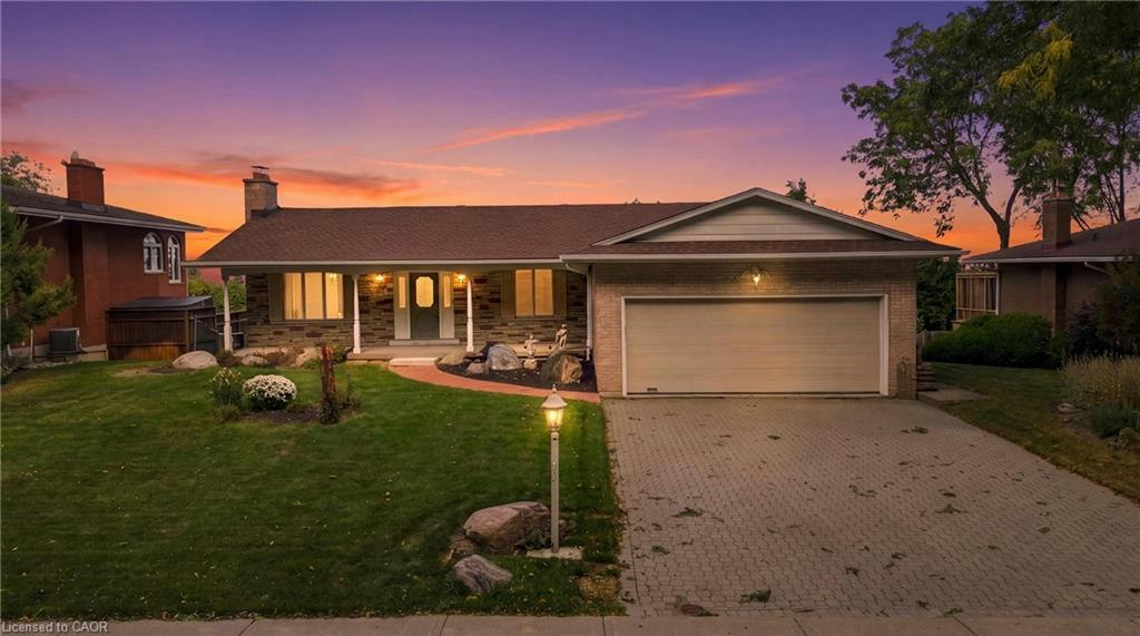26 Leslie Drive, Hamilton, ON, L8G 2R1