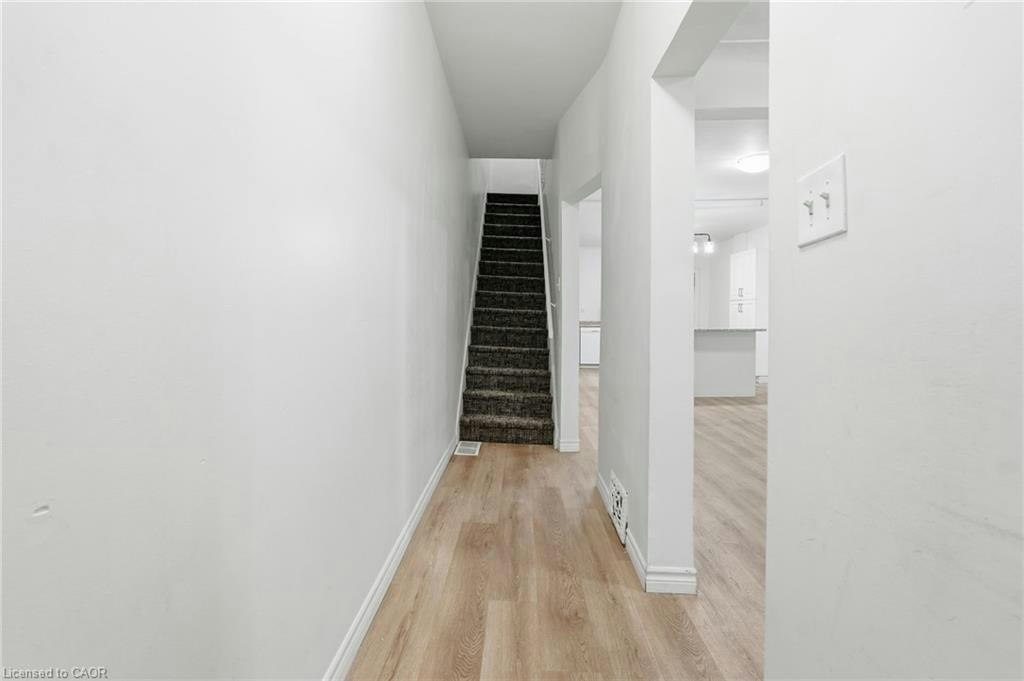 39 Burlington Street E, Hamilton, ON, L8L 4G3 - 4