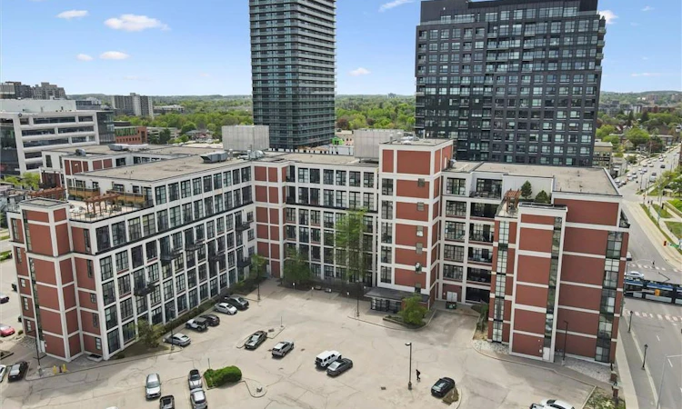 218-410 King Street W