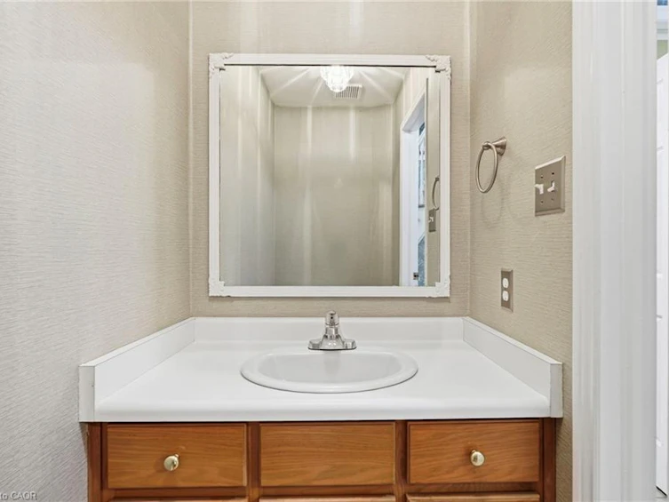 121 First Road W, Hamilton, ON, L8J 2S6 - 20