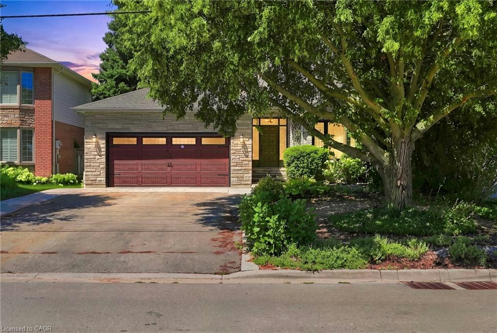 121 First Road W, Hamilton, ON, L8J 2S6