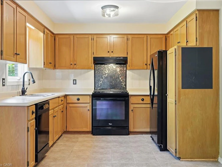 121 First Road W, Hamilton, ON, L8J 2S6 - 12