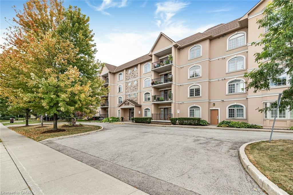 303-908 Mohawk Road E, Hamilton, ON, L8T 2R8