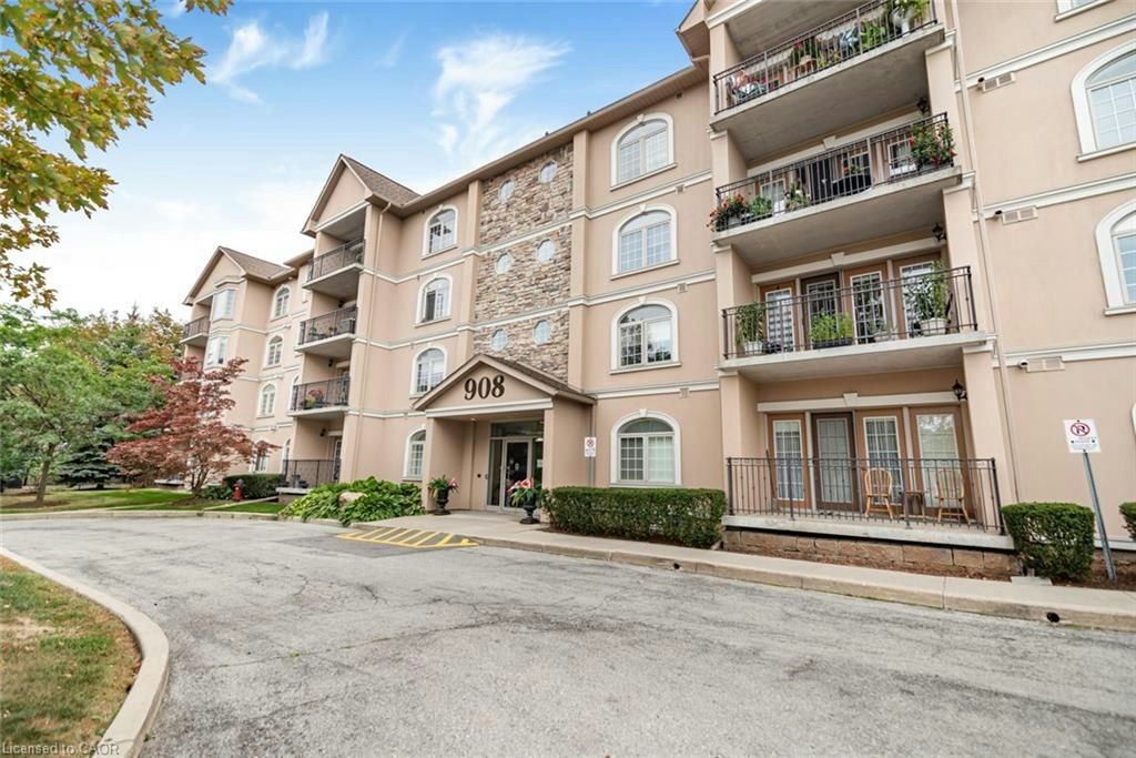 303-908 Mohawk Road E, Hamilton, ON, L8T 2R8