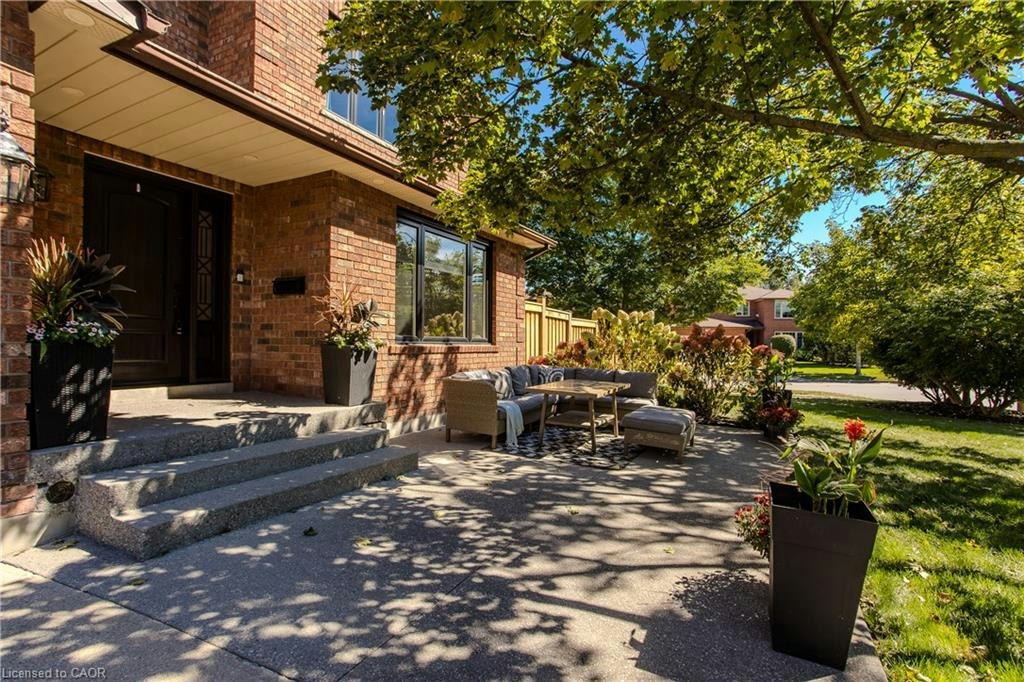 541 Hambling Court, Burlington, ON, L7N 3S4