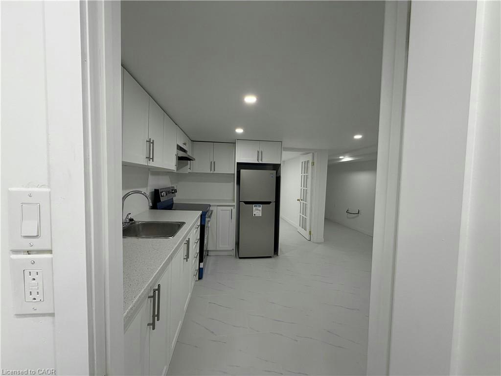 BSMT-804 St Clair Avenue W, Toronto, ON, M6C 1B6 - 6