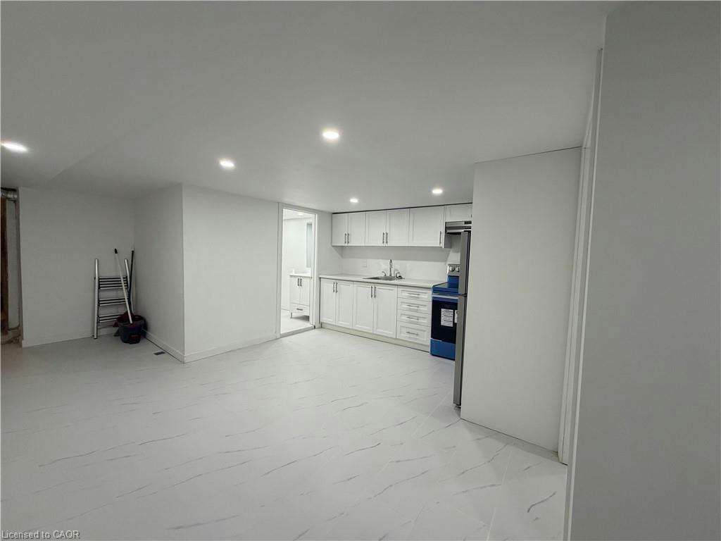 BSMT-804 St Clair Avenue W, Toronto, ON, M6C 1B6 - 11