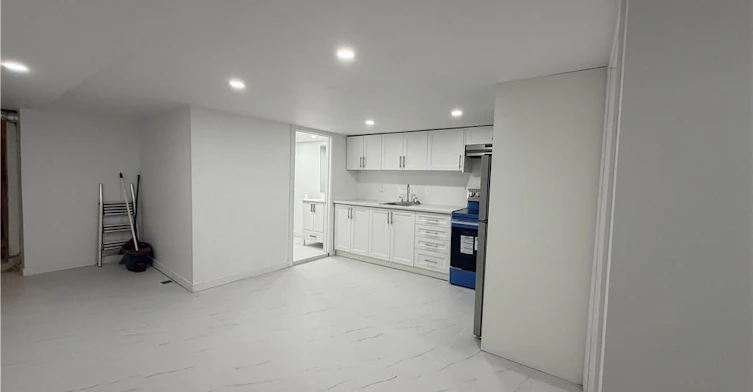 BSMT-804 St Clair Avenue W, Toronto, ON, M6C 1B6 - 11