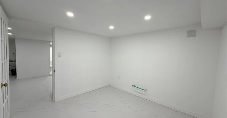 BSMT-804 St Clair Avenue W, Toronto, ON, M6C 1B6 - 10