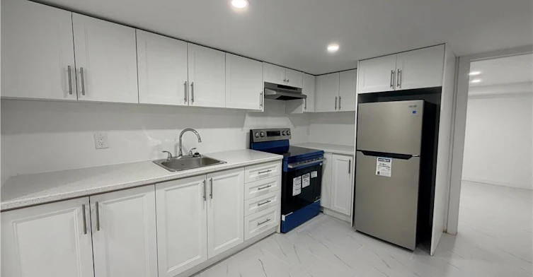 BSMT-804 St Clair Avenue W, Toronto, ON, M6C 1B6 - 15