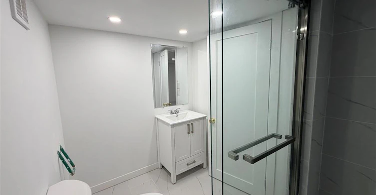 BSMT-804 St Clair Avenue W, Toronto, ON, M6C 1B6 - 5