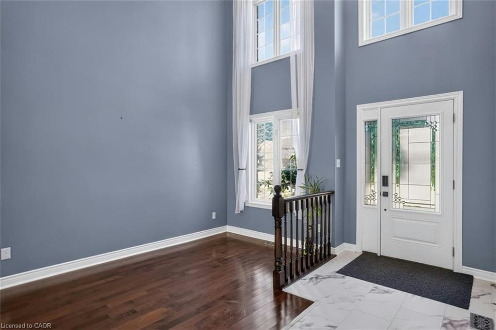 19 Konstantine Court, Hamilton, ON, L9B 2T3 - 4
