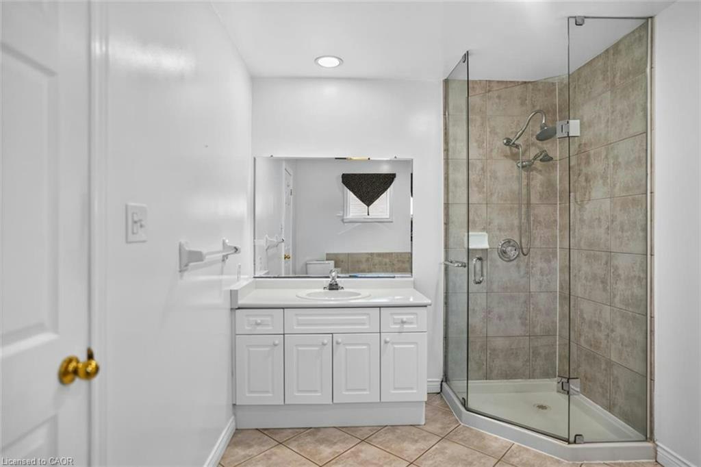 19 Konstantine Court, Hamilton, ON, L9B 2T3 - 24