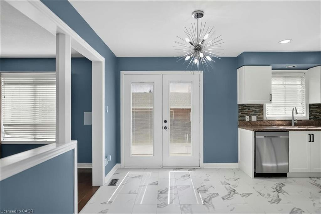 19 Konstantine Court, Hamilton, ON, L9B 2T3 - 13