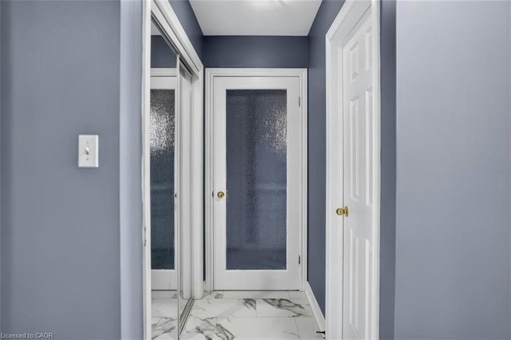 19 Konstantine Court, Hamilton, ON, L9B 2T3 - 6
