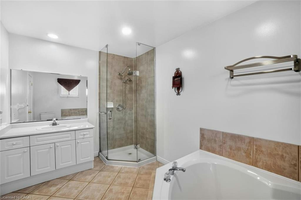 19 Konstantine Court, Hamilton, ON, L9B 2T3 - 25