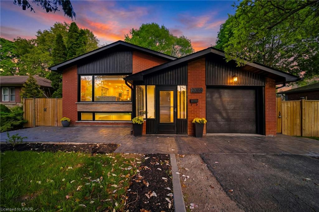 2066 Rebecca Street, Oakville, ON, L6L 2A2