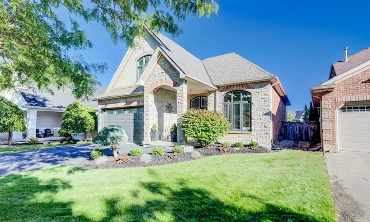 4 Lawren S Harris Drive