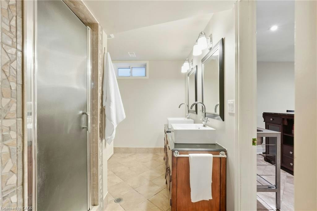 4 Summit Drive, Hamilton, ON, L8B 0E4 - 39
