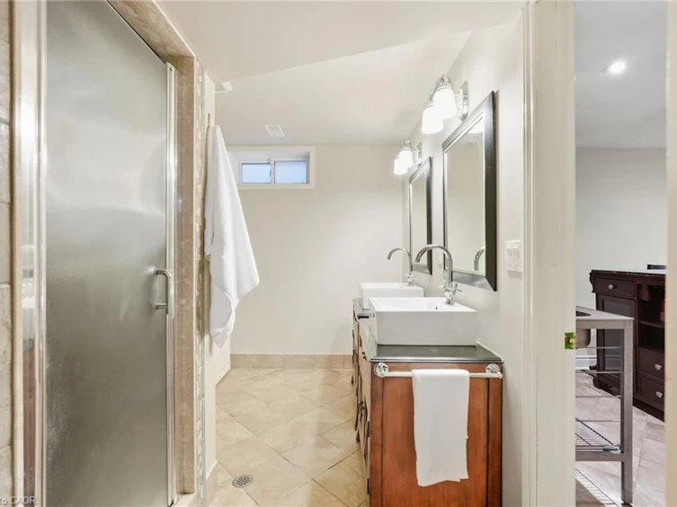 4 Summit Drive, Hamilton, ON, L8B 0E4 - 39