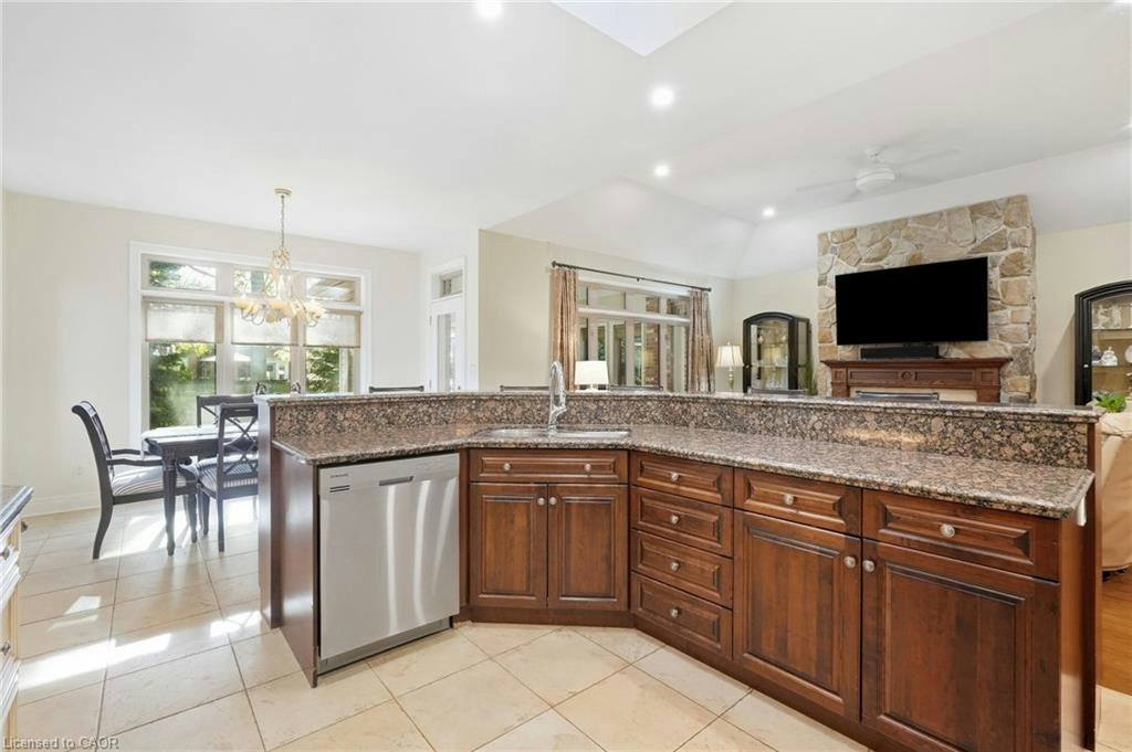 4 Summit Drive, Hamilton, ON, L8B 0E4 - 14