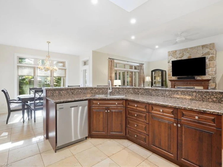 4 Summit Drive, Hamilton, ON, L8B 0E4 - 14