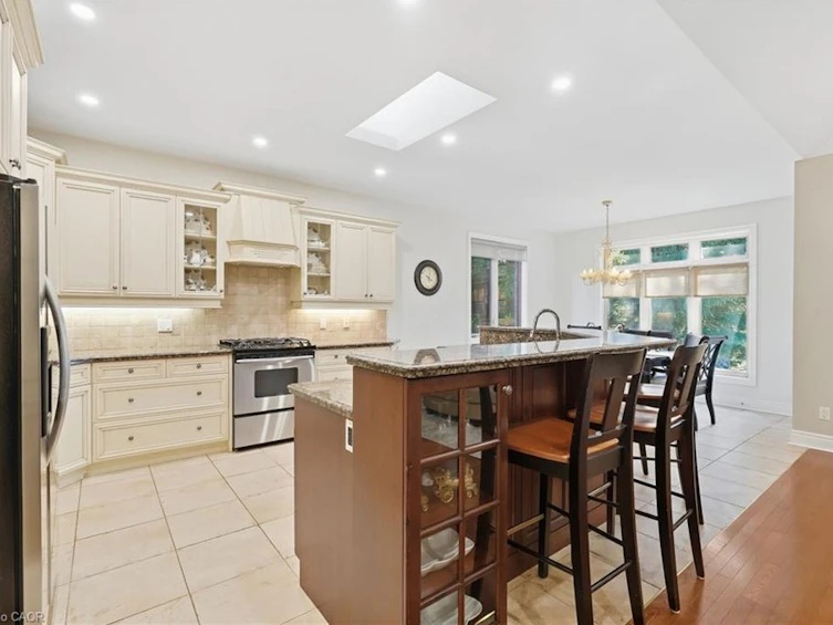 4 Summit Drive, Hamilton, ON, L8B 0E4 - 10
