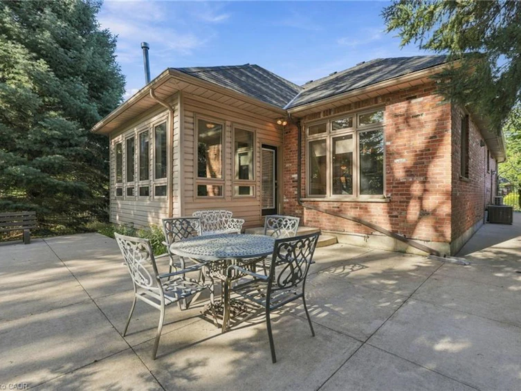 4 Summit Drive, Hamilton, ON, L8B 0E4 - 42