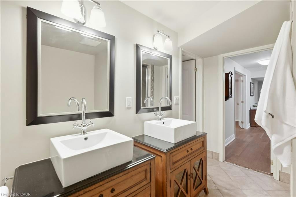 4 Summit Drive, Hamilton, ON, L8B 0E4 - 40