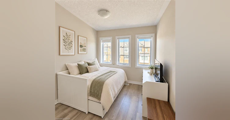 17-311 Woolwich Street, Waterloo, ON, N2K 0H4 - 17
