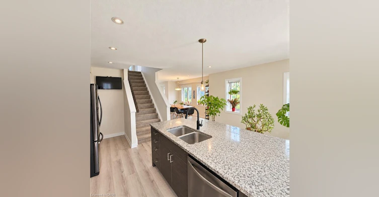 17-311 Woolwich Street, Waterloo, ON, N2K 0H4 - 8