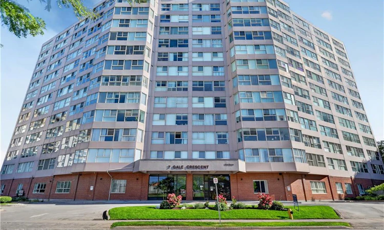 1107-7 Gale Crescent