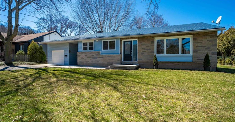 A-1 Hill Place, Hamilton, ON, L8G 2W3 - 2
