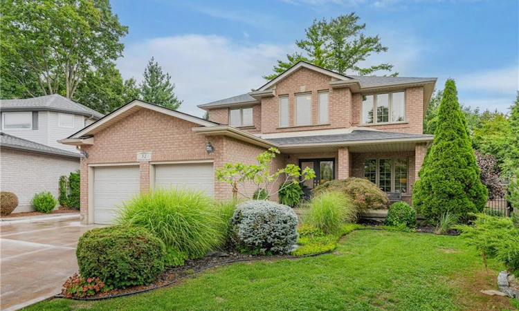 52 Archwood Crescent