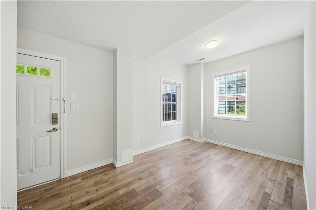 2 Whitehaven Lane, Kitchener, ON, N2H 0B3 - 5
