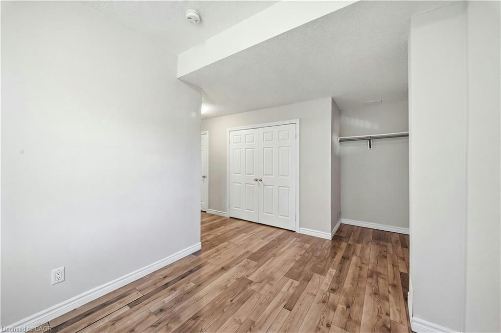 2 Whitehaven Lane, Kitchener, ON, N2H 0B3 - 6