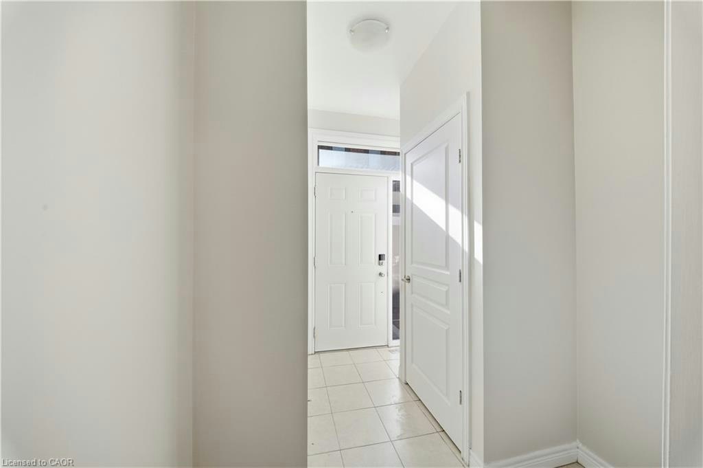 2 Whitehaven Lane, Kitchener, ON, N2H 0B3 - 2