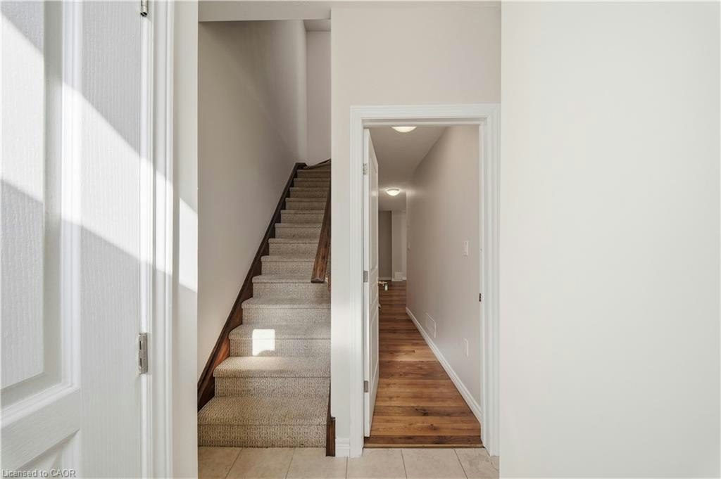 2 Whitehaven Lane, Kitchener, ON, N2H 0B3 - 3