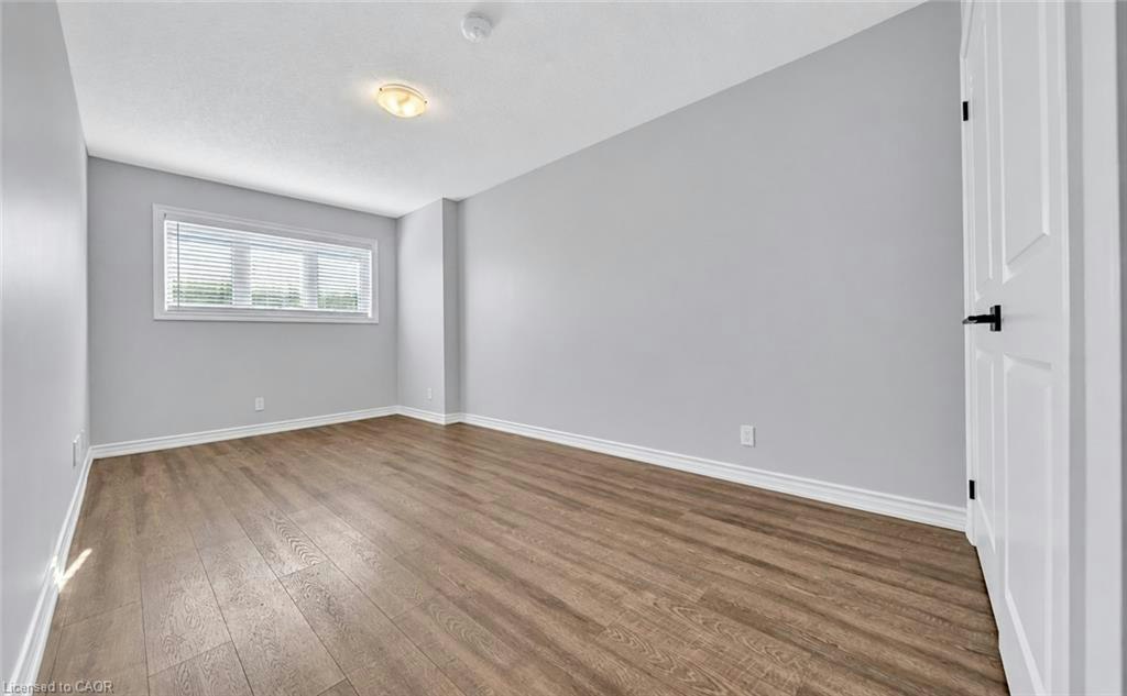 11-235 Chapel Hill Drive, Kitchener, ON, N2R 1N3 - 8