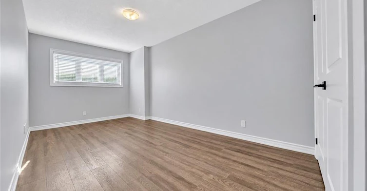 11-235 Chapel Hill Drive, Kitchener, ON, N2R 1N3 - 8