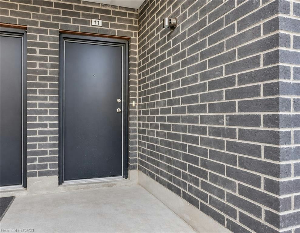 11-235 Chapel Hill Drive, Kitchener, ON, N2R 1N3 - 2