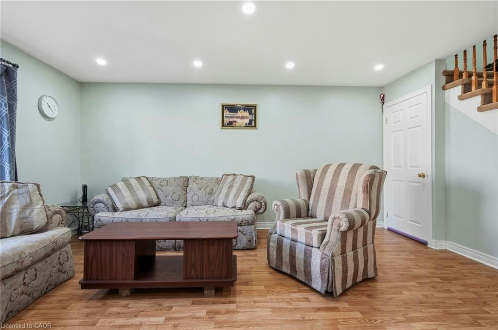 31 Peachwood Crescent, Hamilton, ON, L8E 5Z7 - 10