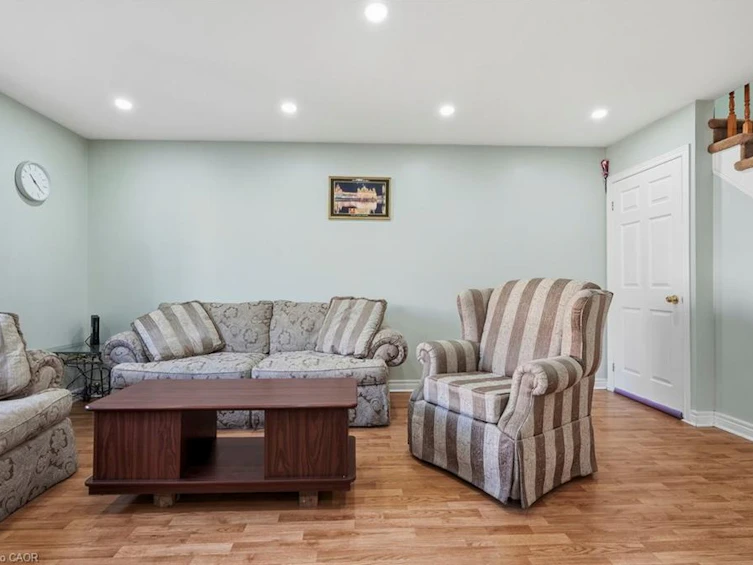 31 Peachwood Crescent, Hamilton, ON, L8E 5Z7 - 10